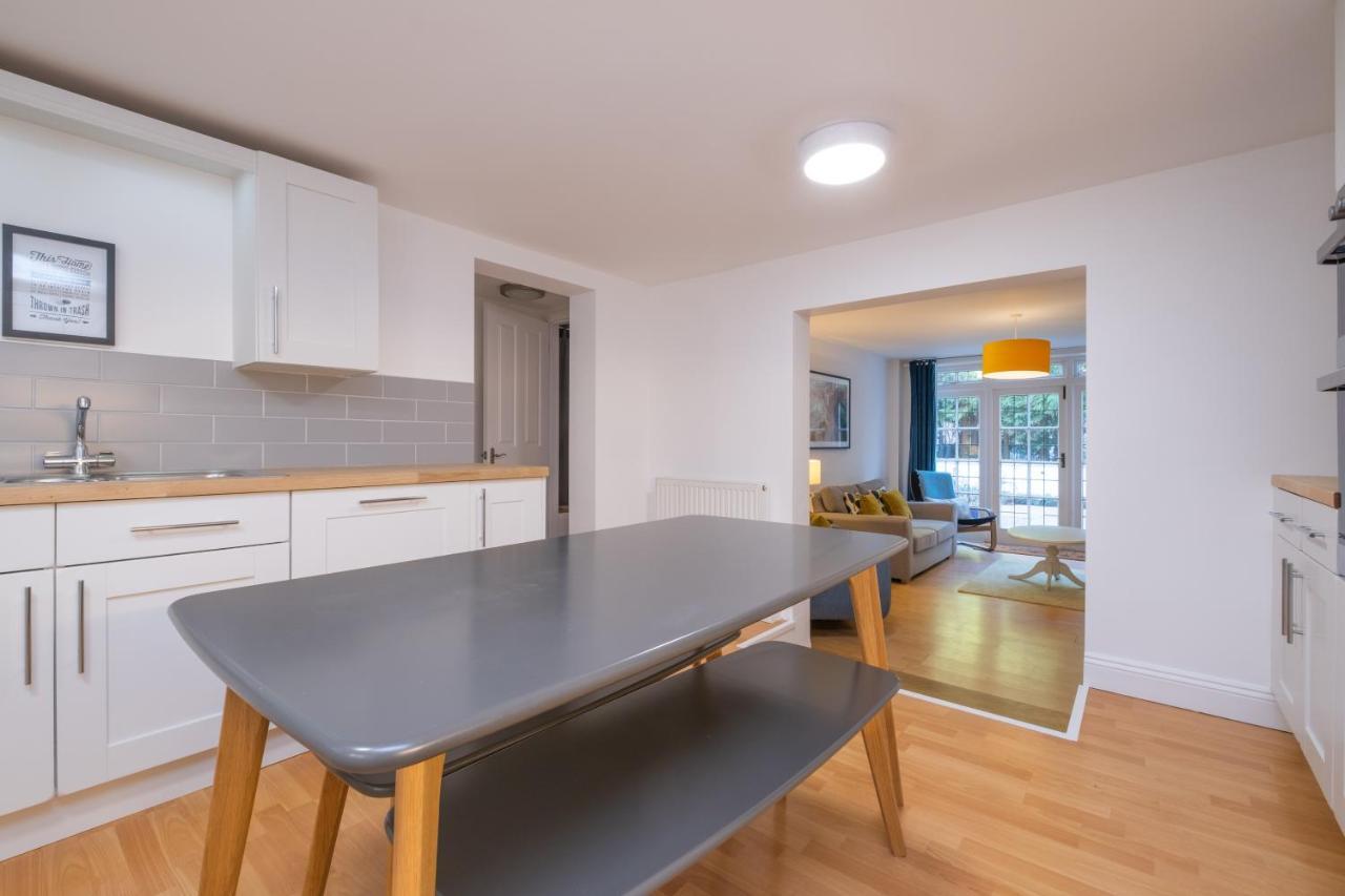Modern Apt Near Gardens With Large Decking Area - Vivre Retreats Bournemouth Exterior photo